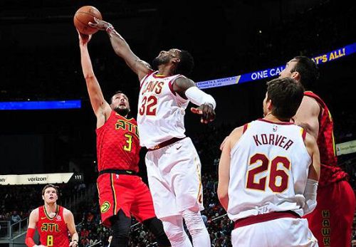  NBA球员收入榜单揭晓：詹皇领跑，CBA如何借鉴辉煌？